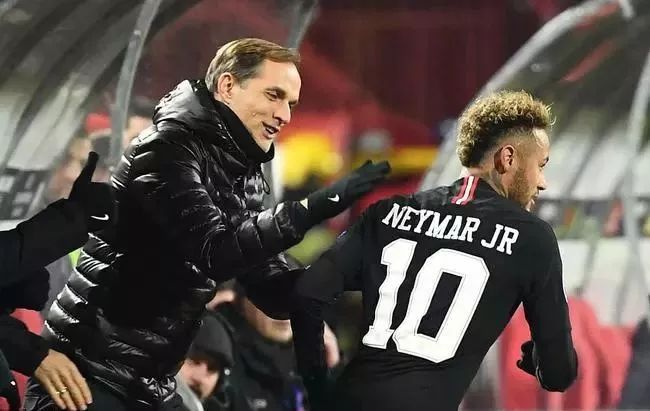  巴黎圣日耳曼豪取连胜，法甲霸主地位稳固如磐石